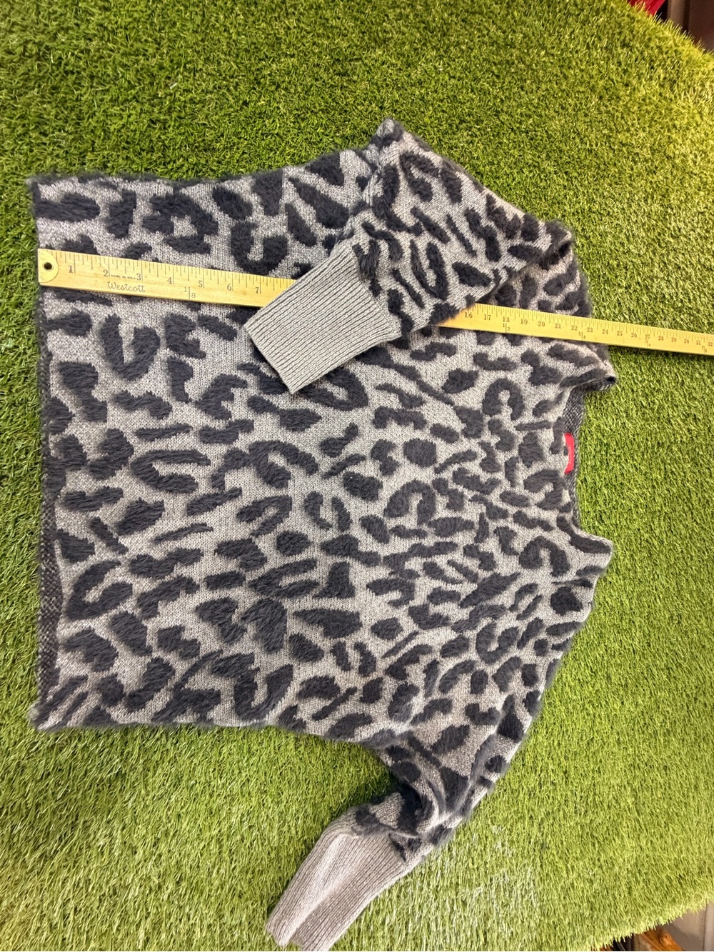 Jennifer Lopez Gray & Charcoal Fuzzy Knit Sweater